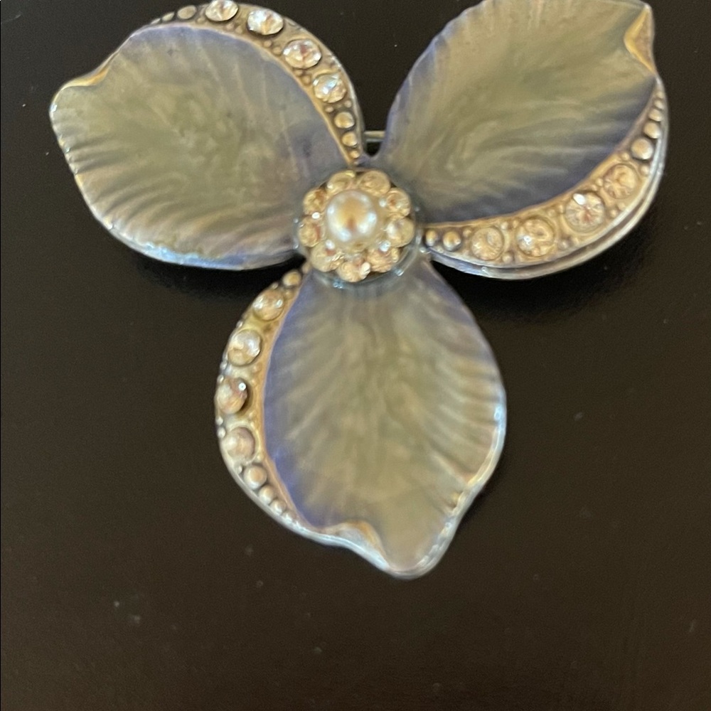 Brooche
